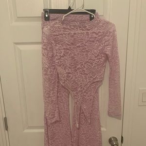Lace set (not lingerie)